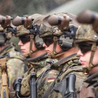 RĂSPUNS Forța de răspuns rapid NATO va crește  de la 40.000 la peste 300.000 de militari și actualele batalioane desfășurate în opt țări est-europene ar putea fi mărite - Foto: Profimedia Images