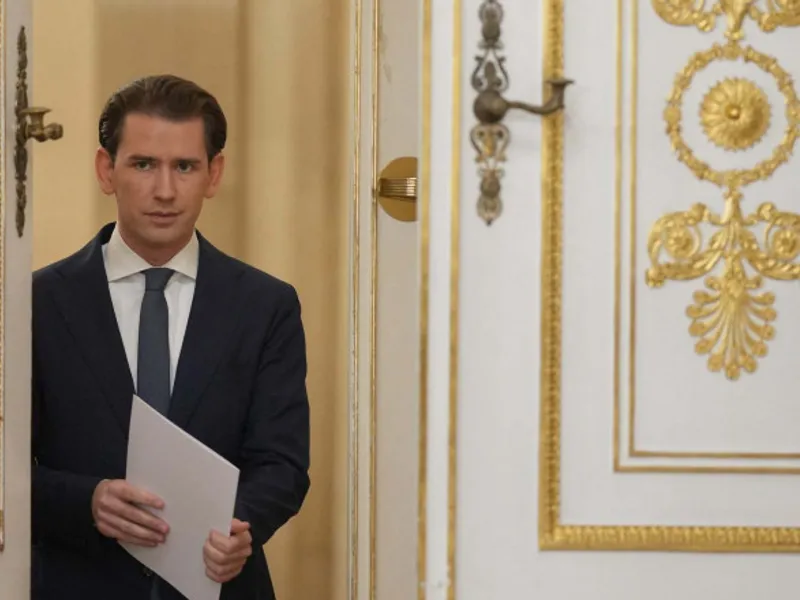 Cancelarul conservator austriac Sebastian Kurz, suspectat că ar fi implicat într-o afacere de corupţie, şi-a anunţat demisia. / Foto: digi24.ro