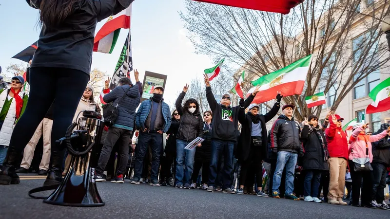 Represiunea regimului iranian a făcut ca aceste proteste generate de moartea tinerei iraniene Mahsa Amini să se stingă - Foto: Profimedia Images
