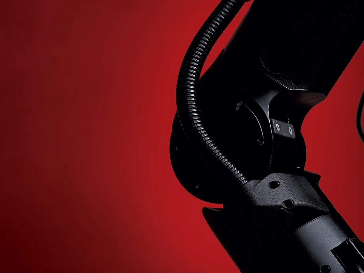 „De la bun început, am știut cu certitudine că trebuie să găsim o modalitate de a antrena acești roboți să folosească arme“