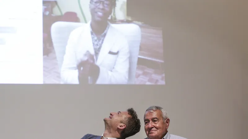 Românul Adrian Coman a obținut la CCR recunoașterea dreptului de ședere pentru soțul său american, în baza căsătoriei încheiate în Belgia. FOTO: Inquam Photos - Octav Ganea