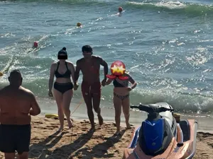 Două surori, salvate în ultima clipă de la înec, la Eforie Nord. Avertismentul salvamarilor, ignorat - Foto: Facebook/ Salvamar Eforie Nord