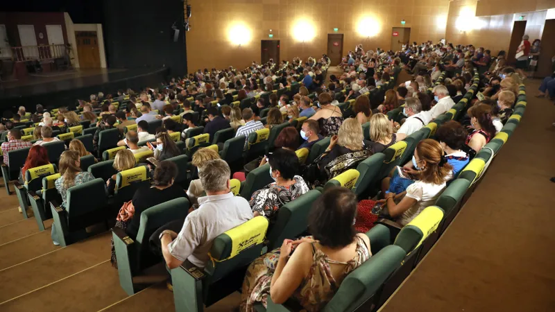 Accesul la spectacolele TNB din 23 septembrie se va face doar certificatul de vaccinare/FOTO: Facebook/TNB