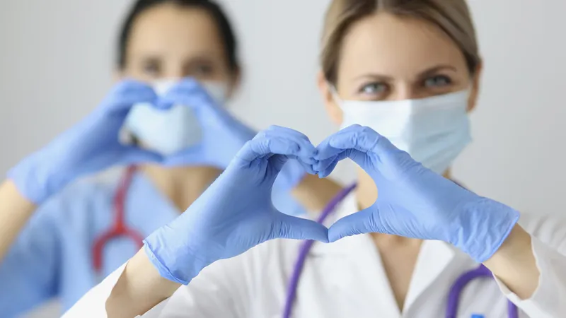 Un medic a refuzat să constate decesul unei bătrâne găsită moartă. Motivul este incredibil