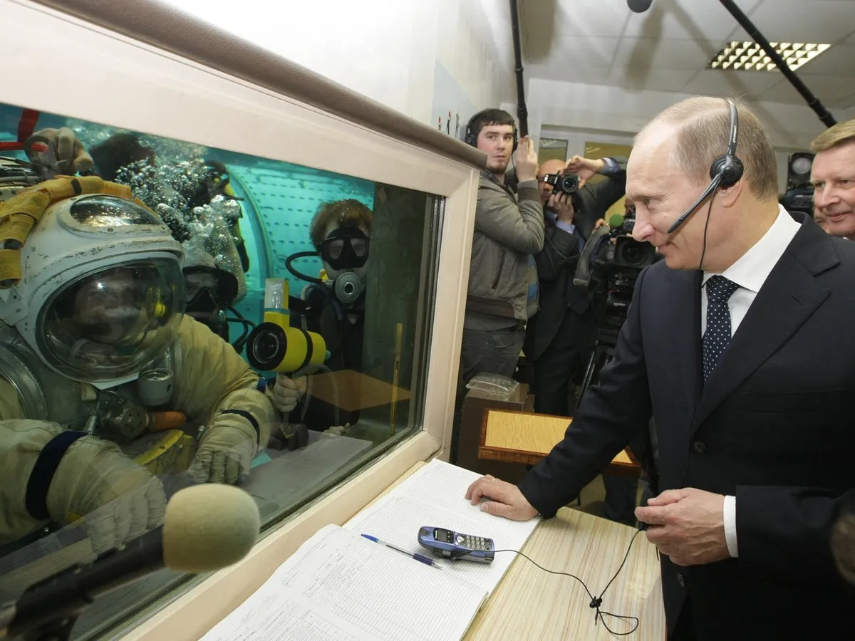 Confruntare pe mare NATO-Rusia. Aliații au împiedicat planul lui Putin de a  dezactiva cabluri submarine
