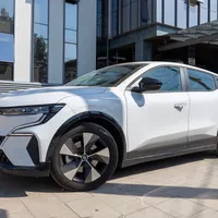 O primărie își ia 35 de mașini electrice de 800.000 €. Cu Dacia sau alt model „ieftin” era rușine - Foto: Facebook/Ionut Pucheanu
