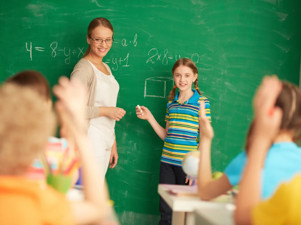 Profesor la catedră - Foto: Freepik