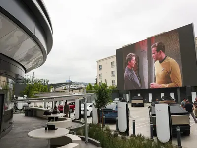 „Cârciuma” Tesla Diner a lui Elon Musk din Los Angeles, catalogată „mizerabilă” de clienți - Foto: Profimedia Images (Imagine cu rol ilustrativ)