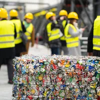Câte ambalaje SGR au fost returnate în decembrie? Fechet: „Reciclarea, pe lista de obiceiuri bune” - Foto: Facebook / RetuRO SGR