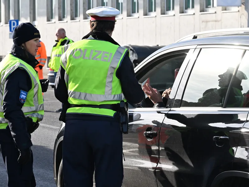 Ipocrizia Austriei care nu ne vrea România în Schengen. Caută 300.000 de migranți ca să nu falimenteze - Foto: Profimedia Images