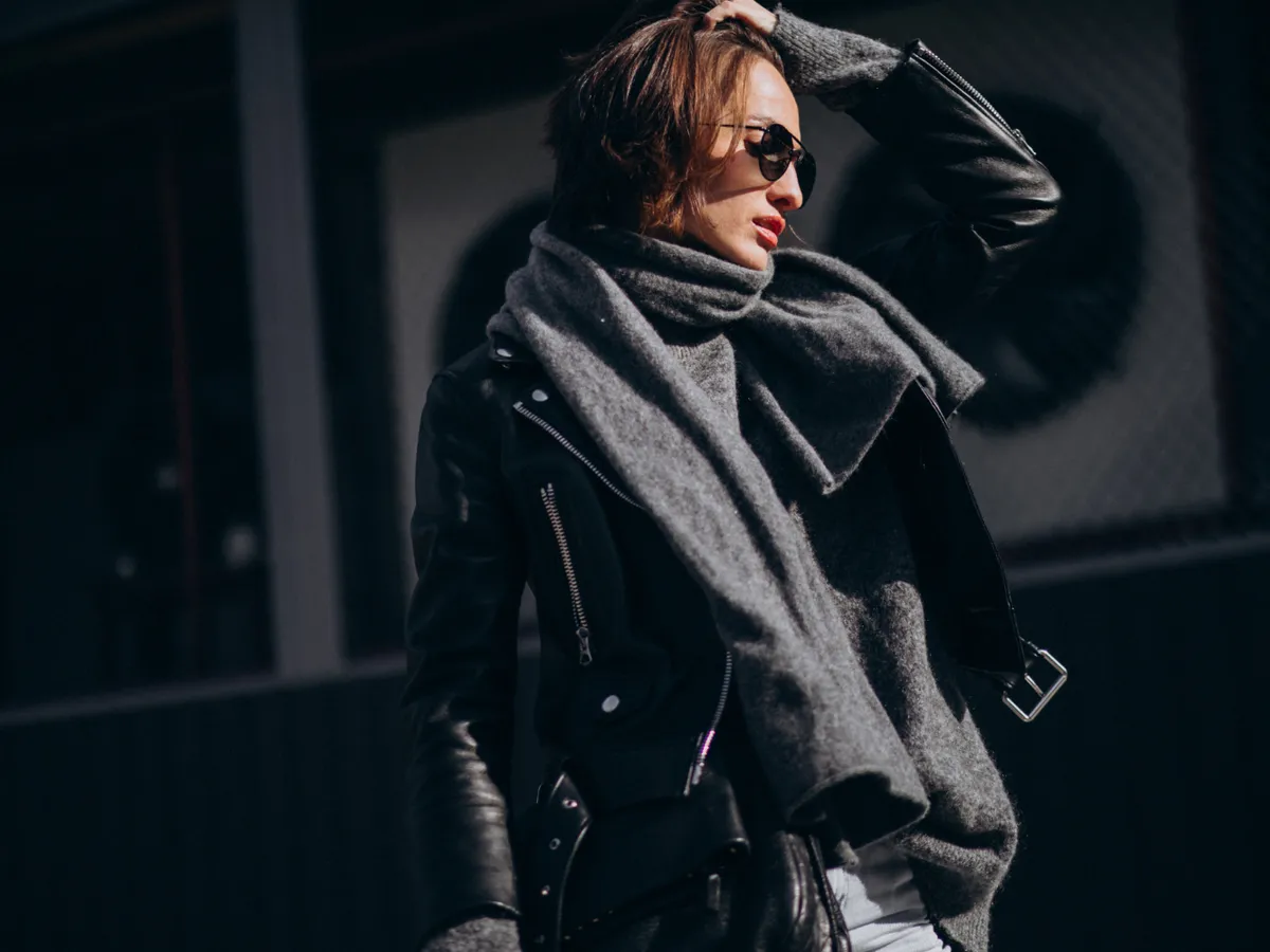 Secretul hainelor negre perfecte - Foto: Freepik.com