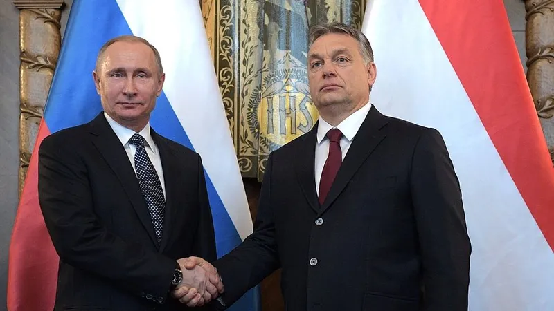 Vladimir Putin și premierul ungat Viktor Orban. / Foto: euractiv.com