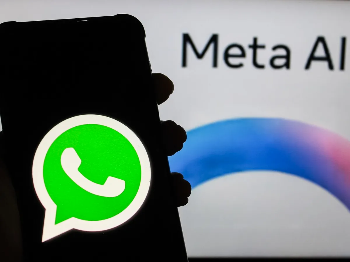 Cercul misterios albastru apărut pe WhatsApp. Ce înseamnă și cum funcționează noua funcție Meta AI - Foto: Profimedia images