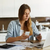 Avertisment pentru cei cu restanțe la Hidroelectrica: Cum știi că ai de primit bani de la companie? foto: Freepik (fotografie cu caracter ilustrativ)
