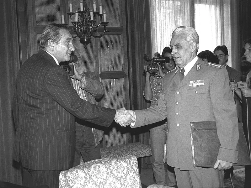 Generalul Nicolae Militaru, ministrul Apărării, la 29 decembrie 1989 - Foto: Agerpres