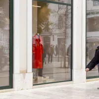 Un mare retailer de modă, prezent și în România, închide 400 de magazine. 1.300 de angajați pleacă - Foto: Profimedia images (rol ilustrativ)