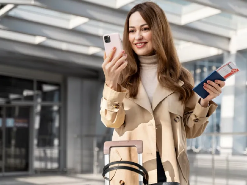 Pleci în vacanță? Uite ce se poate întâmpla cu telefonul pus în compartimentul de securitate - Foto: freepik
