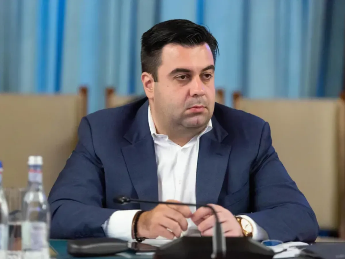 Fostul ministru al Transporturilor, Răzvan Cuc, și omul de afaceri Cătălin Bușe au fost arestați preventiv
