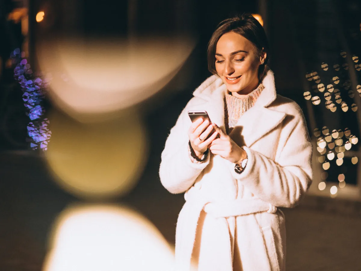 Escrocherie de Anul Nou. Dacă dai click pe acest mesaj pe Whatsapp, rămâi fără bani în contul bancar - Foto: Freepik (Imagine cu rol ilustrativ)