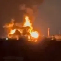 Dronele ucrainene fac prăpăd în Rusia. Depozitul de petrol din Engels, din nou în flăcări - Foto: X/ @kvistp - captura foto