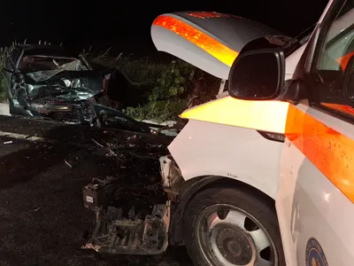 Accident mortal între o mașină și ambulanță în Botoșani. Doi tineri de 17 și 21 de ani au murit Foto: ISU Botoșani
