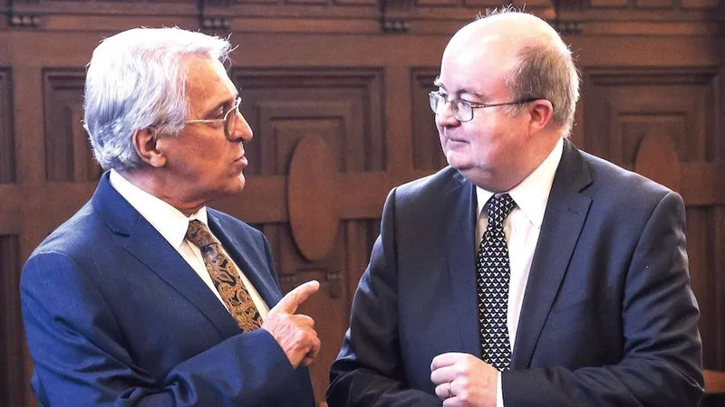 Sorin Dimitriu, șeful CCIB, într-o discuție cu fostul ambasador al Marii Britanii, Paul Brummel