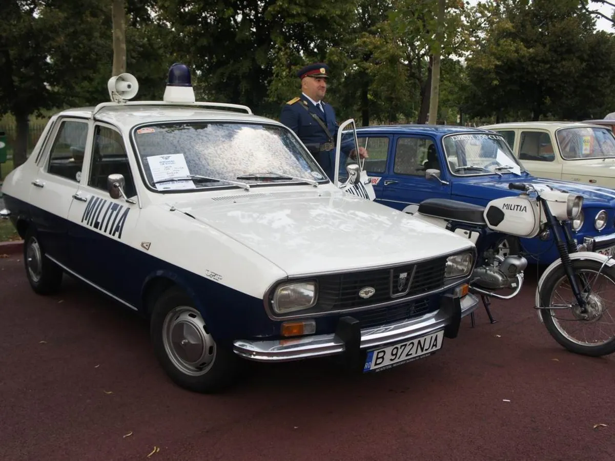 Mașina poliției - FOTO: România liberă