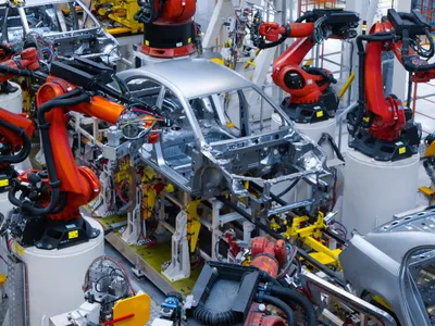 Fabrică auto - Foto: Freepik (imagine cu rol ilustrativ)