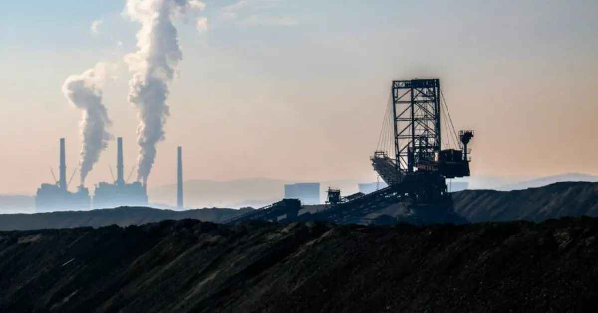 Producția de cărbune se reduce în urma unei alunecări de teren, informează Newsweek România.