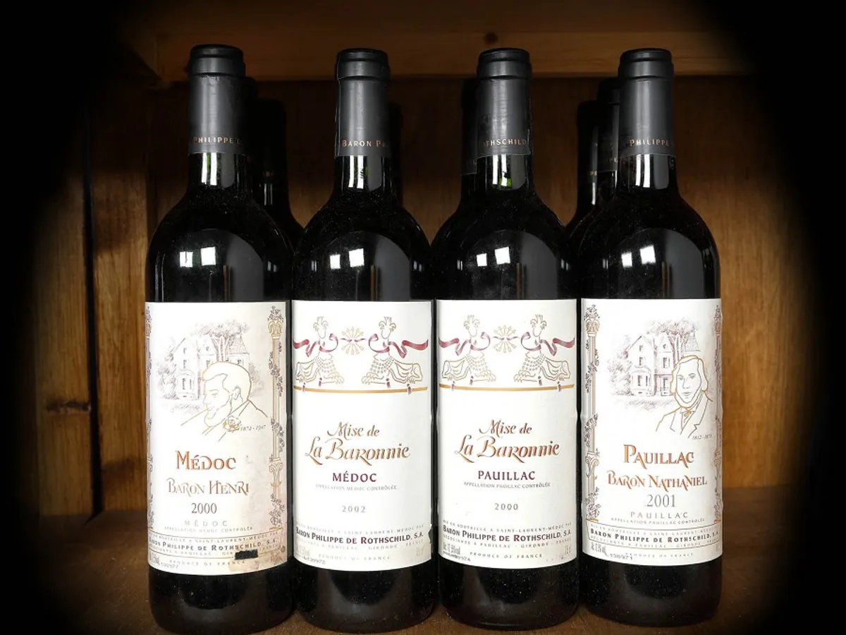 Lot de vinuri de la diverse château-uri, sub aceeași egidă de renume, Baron Phillipe de Rothschild, Bordeaux, 2000-2002, 12st x 0,75l