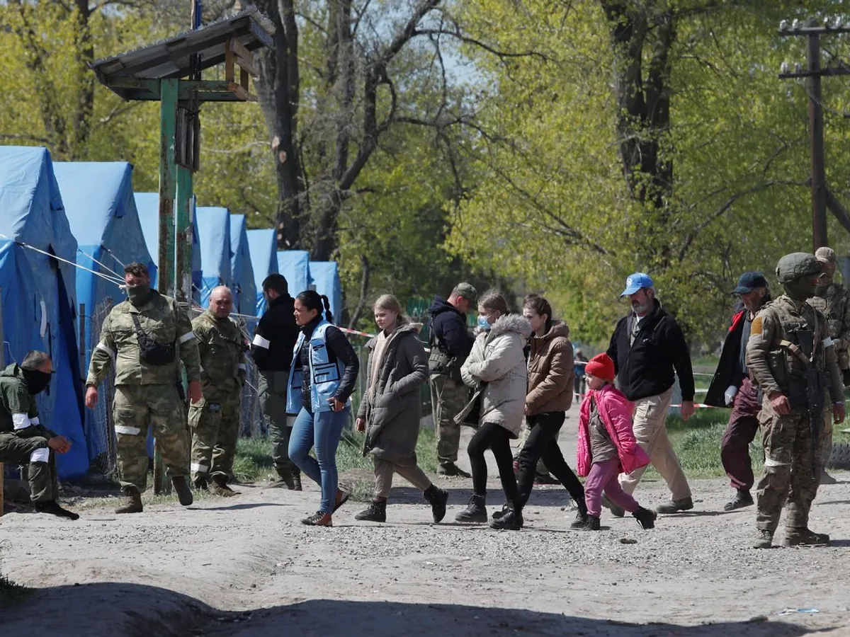 Convoiul umanitar sprijinit de ONU va încerca să părăsească Mariupolul în 2 mai/FOTO: Twitter/Iuliia Mendel