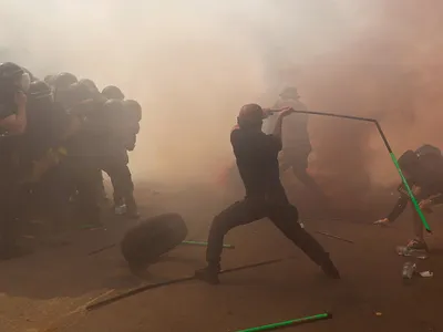 Ciocniri violente între protestatari de extremă dreapta și polițiști, la Kiev. / Foto: agerpres.ro