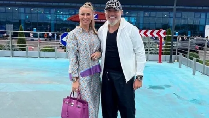 Anamaria Prodan cu urmăritul general Cristian Rizea, pe Aeroportul din Chișinău Foto: Instagram