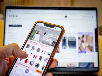 Cump[r[turi online - Foto: Profimedia images