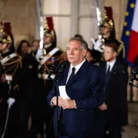 François Bayrou, noul premier al Franței. „Fiu al pământului”, conduce tractorul și crește cai - Foto: Profimedia Images - Imagine cu rol ilustrativ
