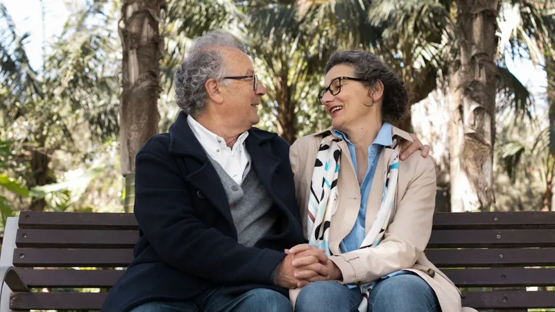 În ce zile intră pensie pe luna noiembrie? Pentru care pensionari va veni cu 2 zile întârziere? Foto: Freepik (fotografie cu caracter ilustrativ)