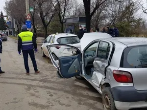 Accident bizar în Iași: un tramvai scăpat de sub control a făcut terci șase mașini/FOTO: ziaruldeiasi.ro