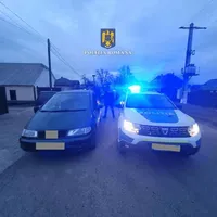 Urmărire ca-n filme cu 61 de focuri de armă pe o șosea din Botoșani. Șoferul a ajuns la spital - Foto: Poliția Romana