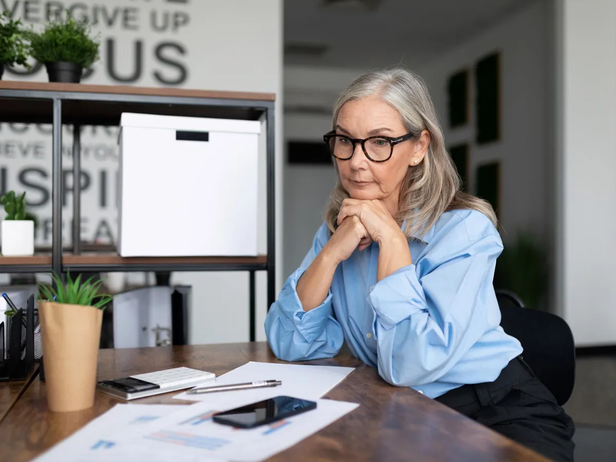 Pensionară la pensie - Foto: Freepik