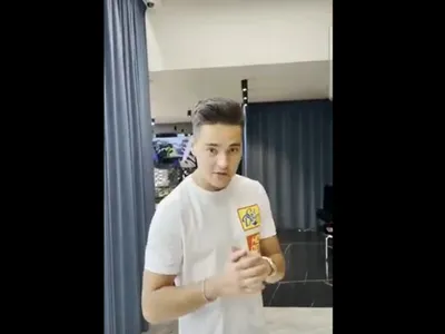 Vlogger-ul Selly, agent imobiliar pe Litoral. / Foto: captură video