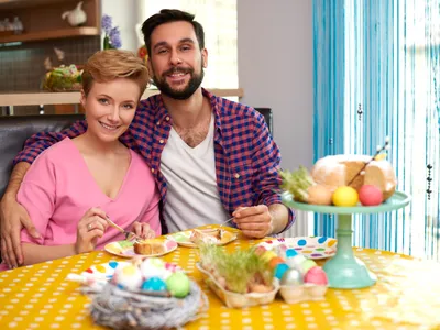 Amendă 1.500 lei dacă faci gălăgie și asculți muzică tare de Paște. Ce să faci să nu îți mai superi vecinii? - Foto: Freepik (Imagine cu rol ilustrativ)