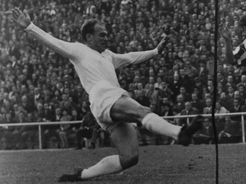 Alfredo di Stefano a cucerit cu Real Madrid de 5 ori Cupa Campionilor. A fumat pe banca de rezerve - Foto: Profimedia Images