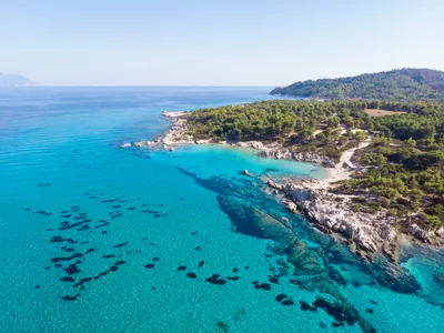 Vacanța în Grecia a două familii de români a fost distrusă de un hoț. Le-a furat bani și bijuterii Foto: Freepik (fotografie cu caracter ilustrativ)