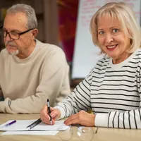Cine sunt pensionarii care scapă de plata unor debite? Doar anumite categorii beneficiază de scutire Foto: Freepik (fotografie cu caracter ilustrativ)