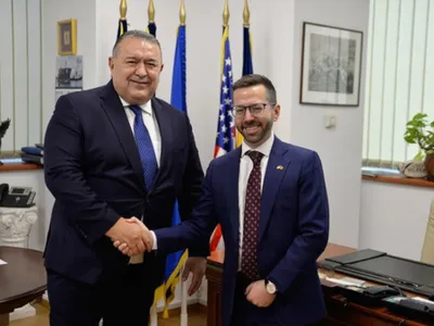 Președintele Camerei de Comerț și Industrie a României, Mihai Daraban, și  Eli Corso Phinney, atașat comercial al Ambasadei SUA la București Foto: CCIR