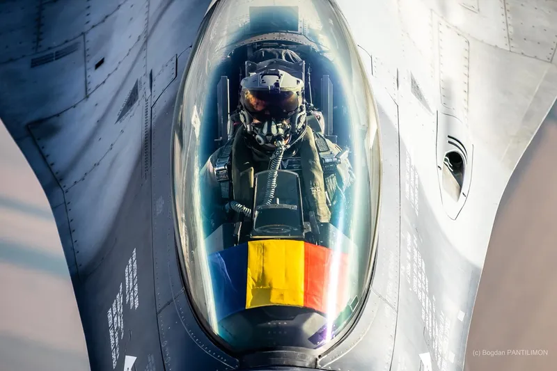 F-16