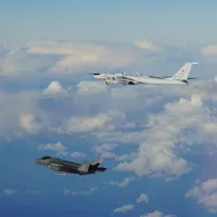 Două avioane F-35 au interceptat două bombardiere rusești Tu-142 care zburau lângă Norvegia - Foto: X - Captura foto