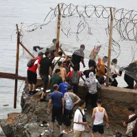 Exclava Ceuta, invadată, înot și pe jos, de peste 49.000 de migranți într-o zi - Foto: Profimedia Images