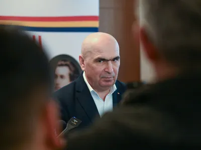 Premierul Ilie Bolojan, în timpul vizitei sale reente în Botoşani - Foto: INQUAM PHOTOS/Denis Grosu