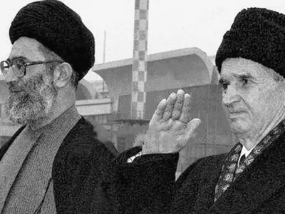 Destine paralele: în 1989, Ali Khamenei îşi începea ascensiunea cu o vizită la Bucureşti. Nicolae Ceauşescu sfârşea după o vizită la Teheran
